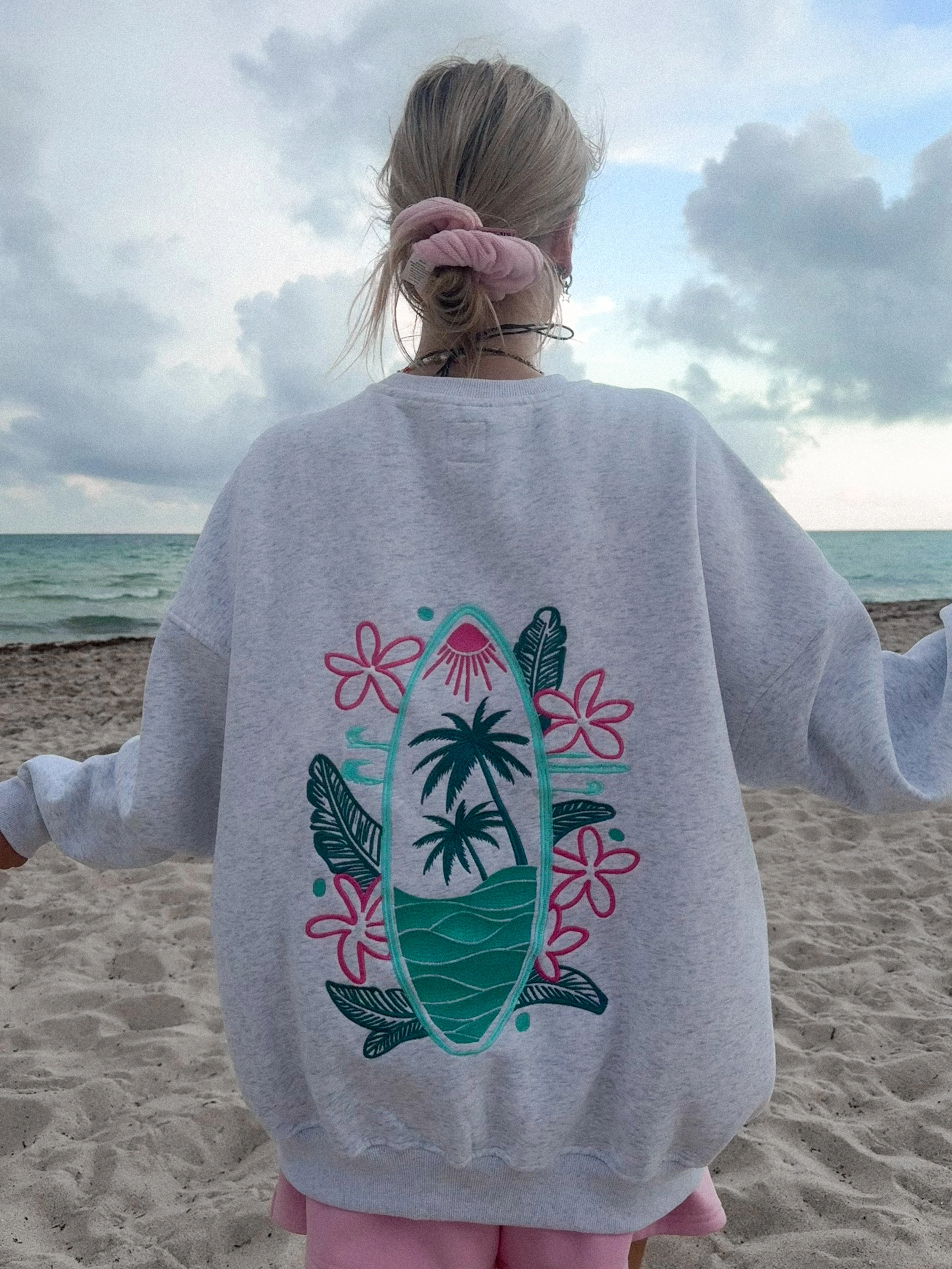 Pearl Grey Surfing The Waves Embroider Sweatshirt